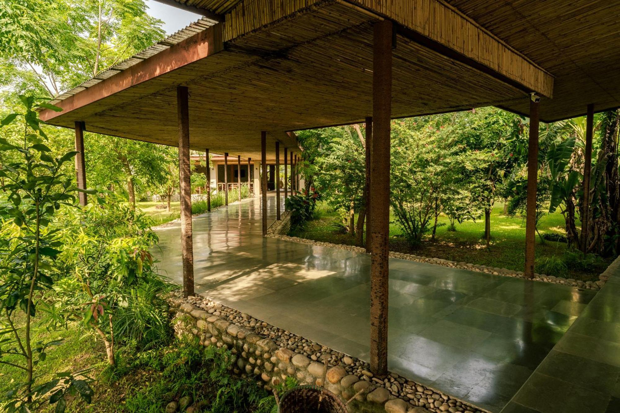 Sanctuary Chitwan National Park Dış mekan fotoğraf